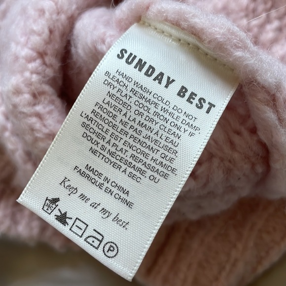 Aritzia light pink turtleneck sweater - Picture 7 of 7